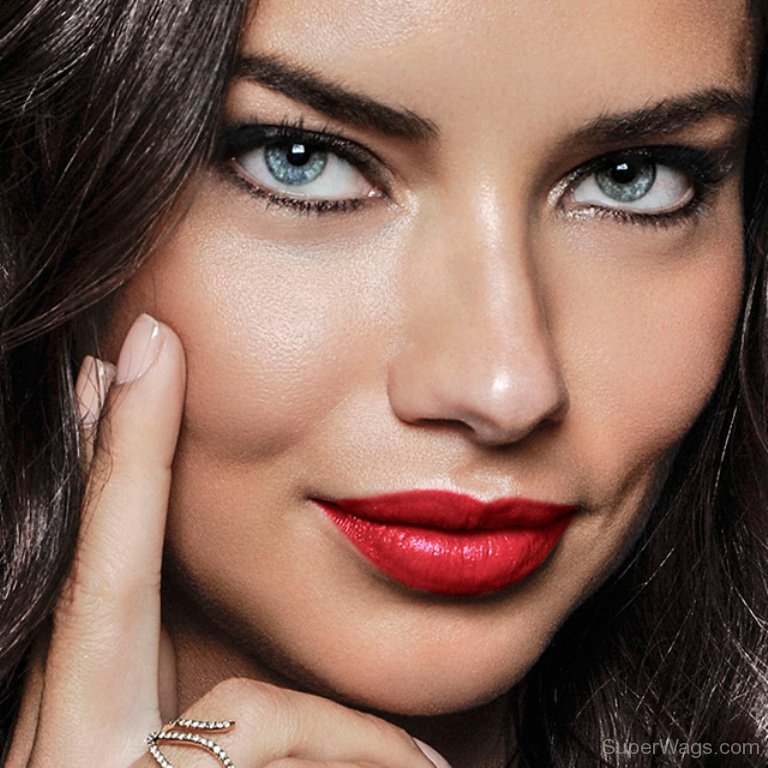 Adriana Lima Red Lips Super Wags Hottest Wives And Girlfriends Of High Profile Sportsmen 