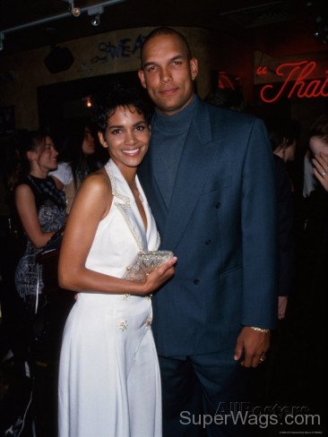 David Justice Ex-Wife | Super WAGS - Hottest Wives and Girlfriends of ...