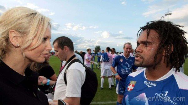 Christian Karembeu And Adriana Karembeu In Ground