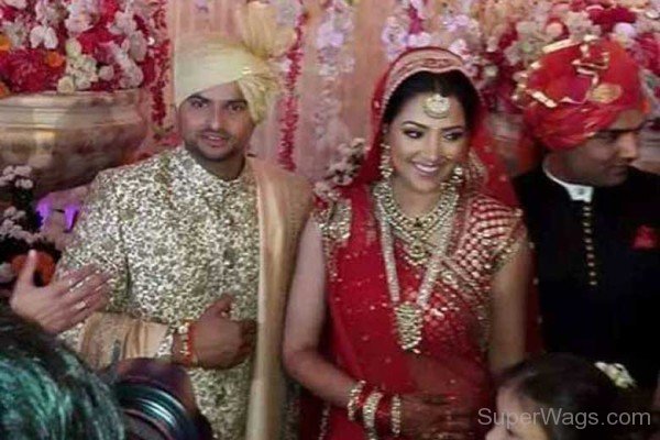 Suresh Raina With His Wife  Priyanka Chaudhary