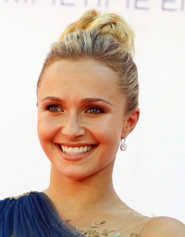Hayden Panettiere Awesome Look