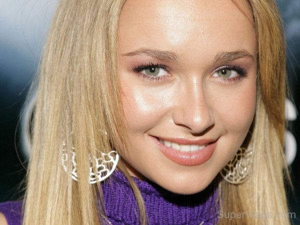 Hayden Panettiere Awesome Look