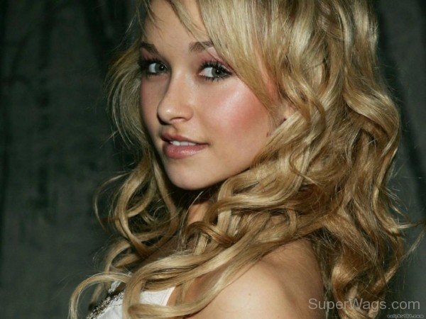 Hayden Panettiere Curley Hair