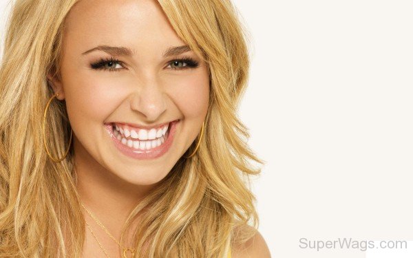 Hayden Panettiere Smiling Photo