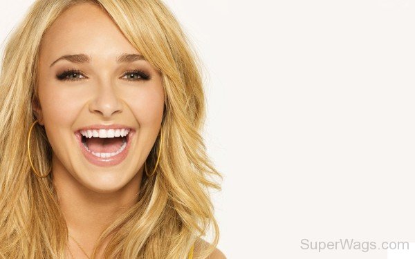 Hayden Panettiere Smiling Picture