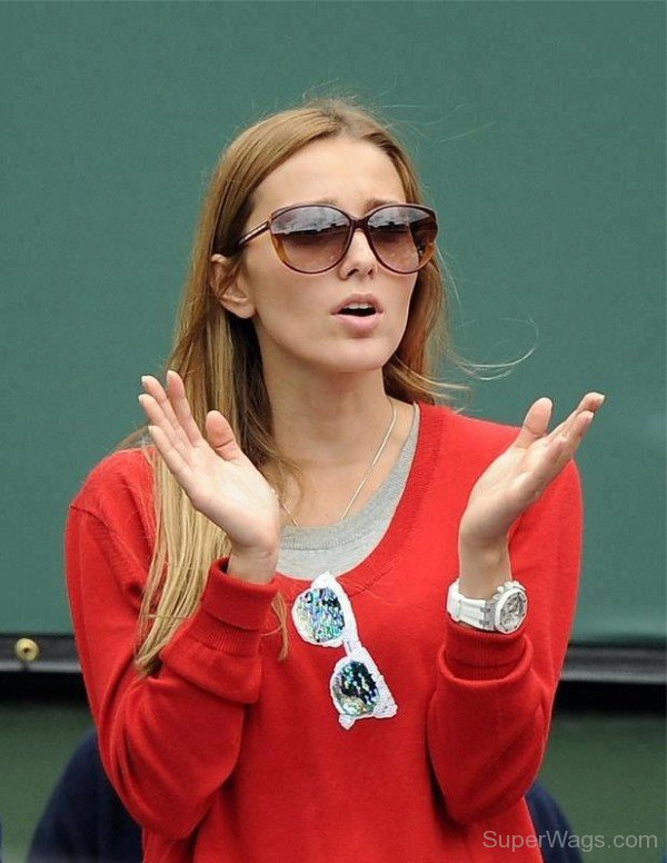 Jelena Djokovic Wearing Goggle