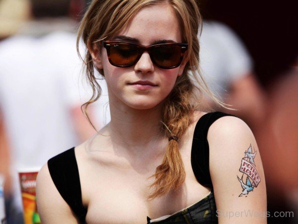 Emma Watson Wearing Goggle