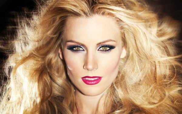 Edurne Red Lips