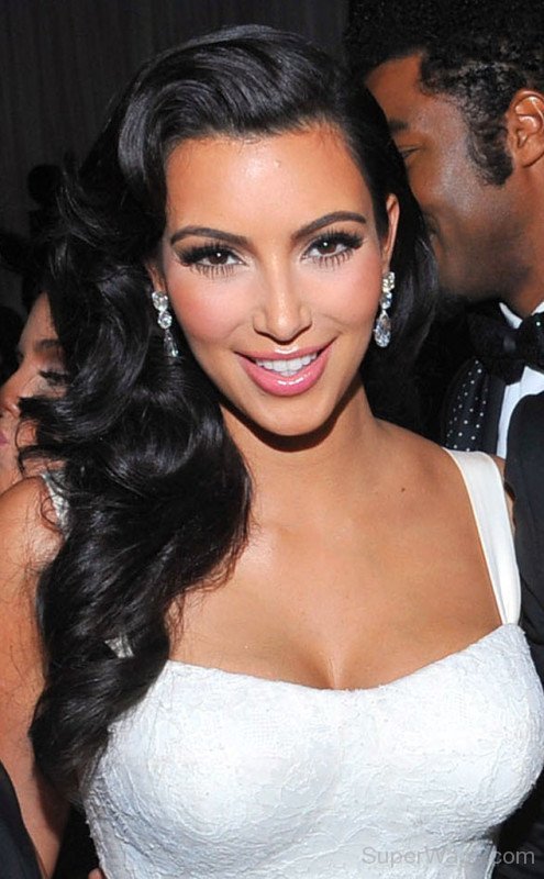 Glamorous kim kardashian