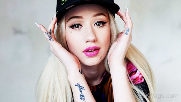 Iggy Azalea Pink Lips