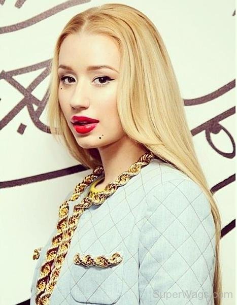 Graceful Iggy Azalea 