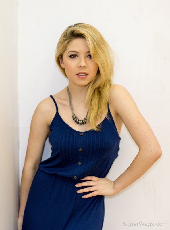 Jennette Mccurdy Looking Awesome