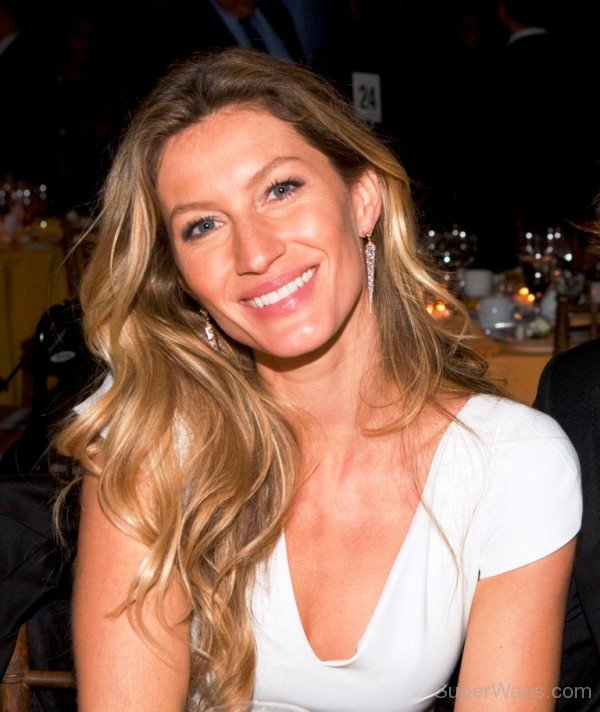 Gisele Bündchen Smiling