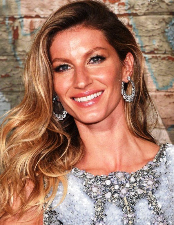 Gisele Smiling Face 