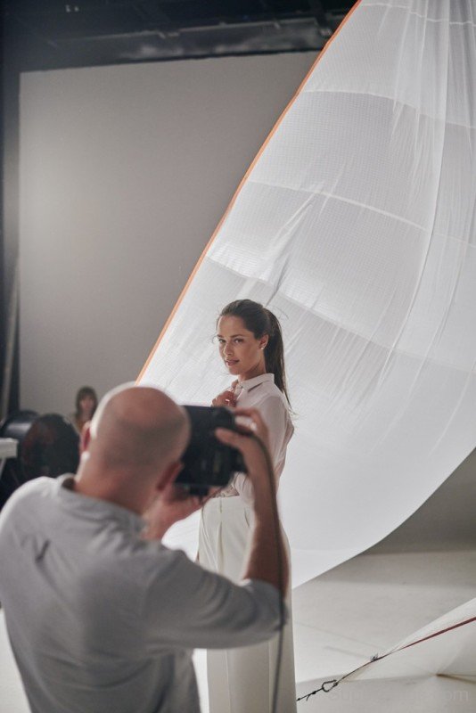 Ana Ivanovic Pose For Camera