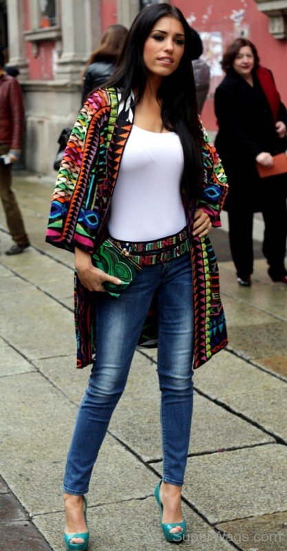 Yolanthe Sneijder Cabau Wearing Casual Outfit-Sw140