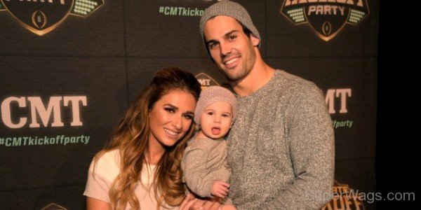 Jessie James Decker With Her Family-SW135