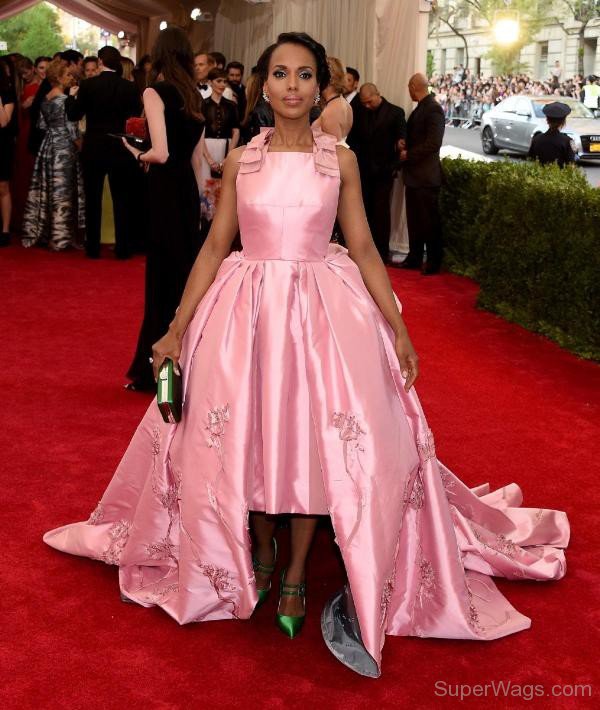 Kerry Washington Walking On Red Carpet