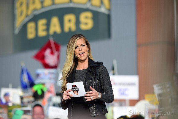 Ravishing Samantha Ponder