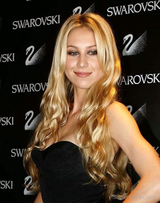 Anna Kournikova Layered Hairstyle