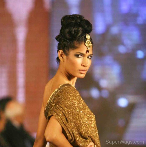 Mashoom Singha High Bun Hairstyle-SD130