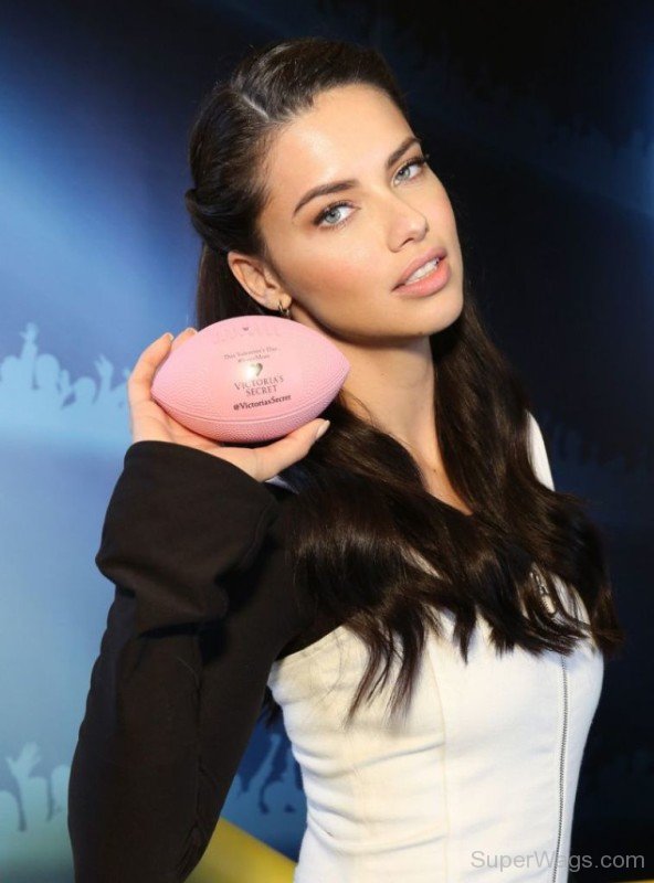 Adriana Lima Looking Nice-SW1046