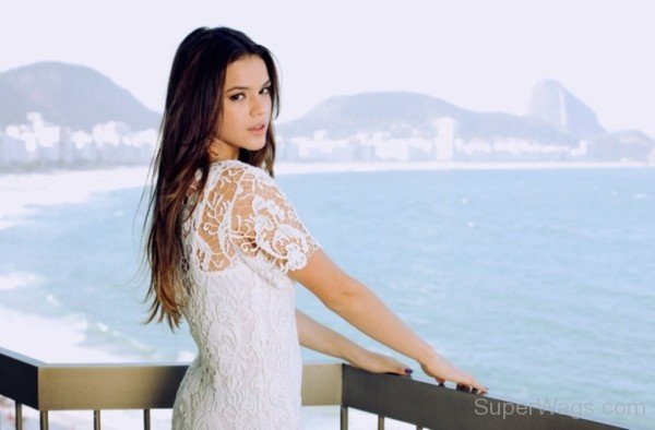 Beautiful Actress Bruna Marquezine-SW106