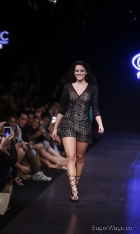 Fashion Model Bruna Marquezine-SW177