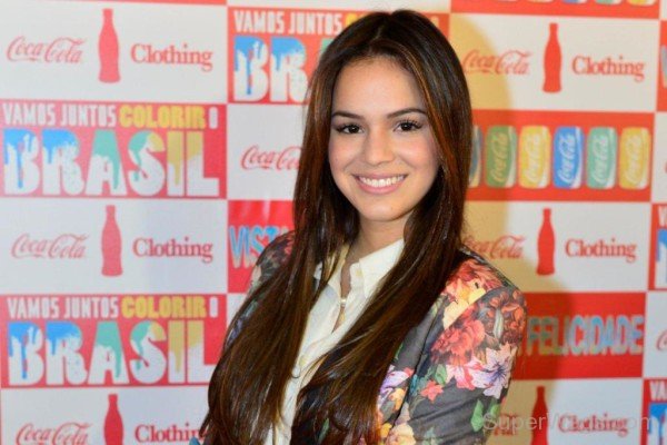 Glamorous Bruna Marquezine-SW179