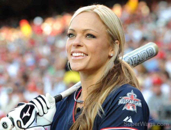 Jennie Finch Smiling face-SW129