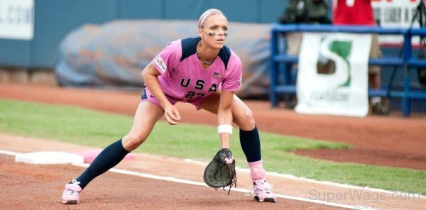 Professionl Softball Player Jennie Finch-SW138