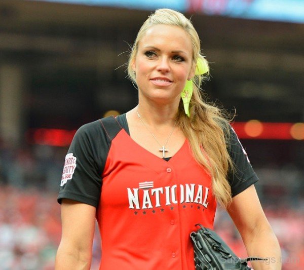 Softball Player Jennie Finch 25-Sw128