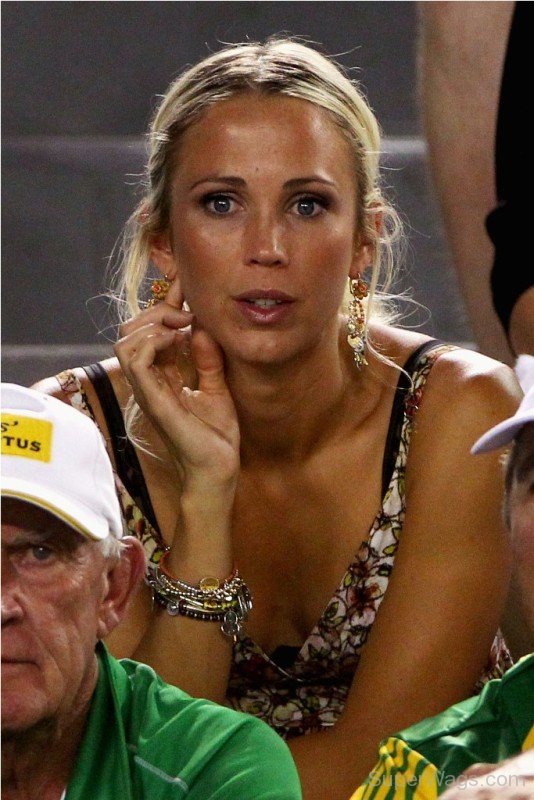 Bec Hewitt Closeup