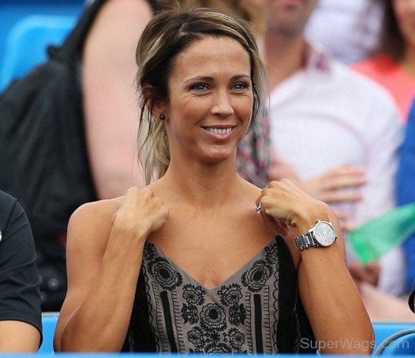 Bec Hewitt Smiling Face-SW131