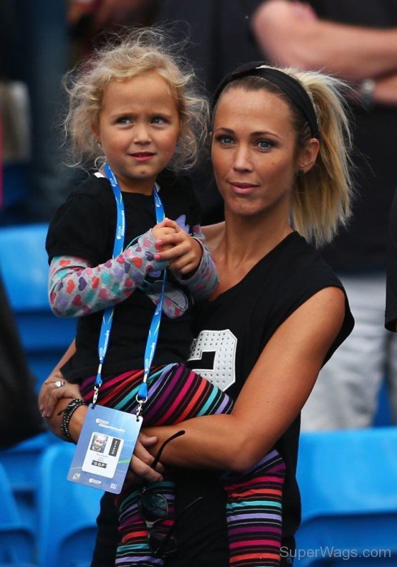 Bec Hewitt With Her Baby-SW139