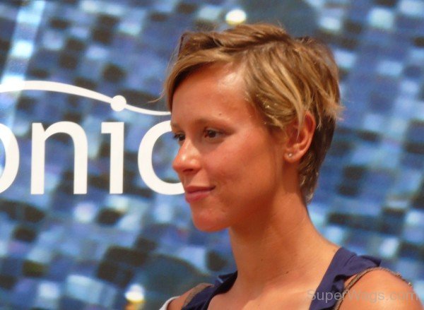 Federica Pellegrini Short Haircut-SW1076