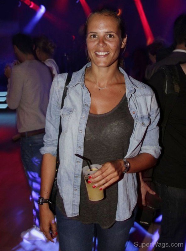 Laure Manaudou In Casual Outfit-SW1031