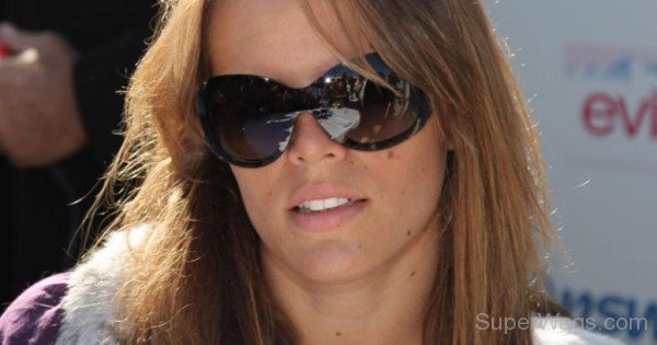 Laure Manaudou Wearing Sunglasses-SW1079