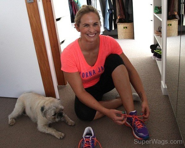 Libby Trickett With Her Pet-SW147