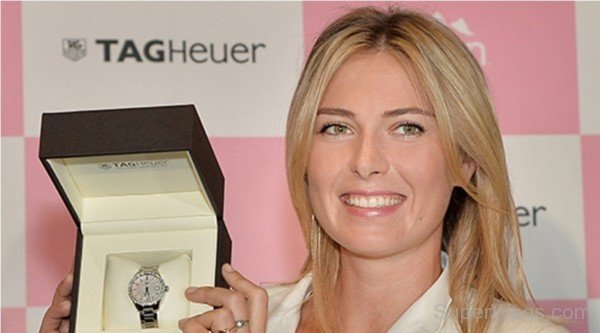 Maria Sharapova Holding Watch-SW4069