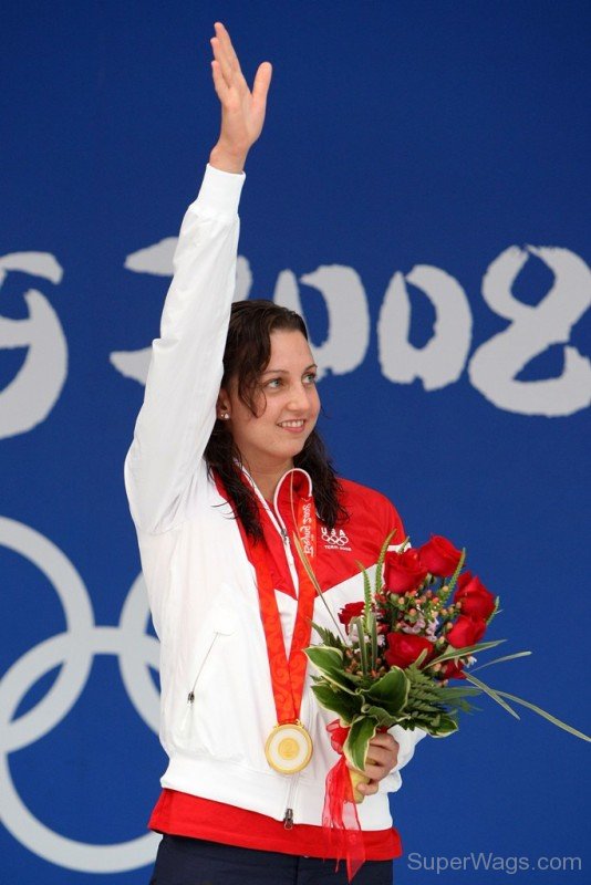 Rebecca Soni Holding Flowers-SW121