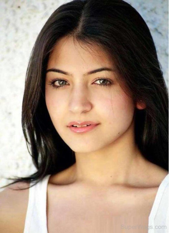 Actress Anushka Sharma Closeup-SW1002