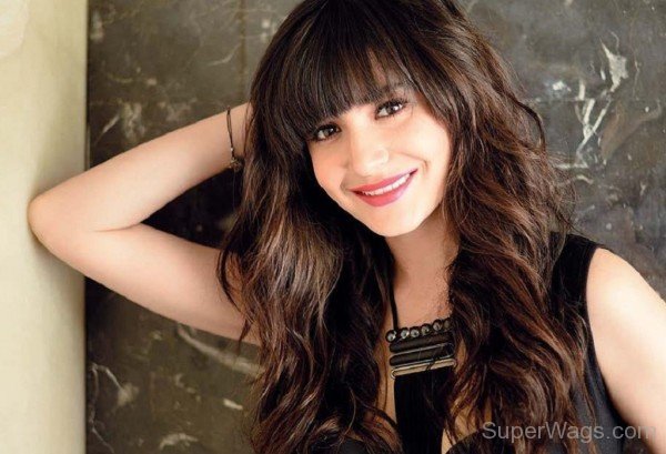 Anushka Sharma Bangs Hairstyle-SW1014