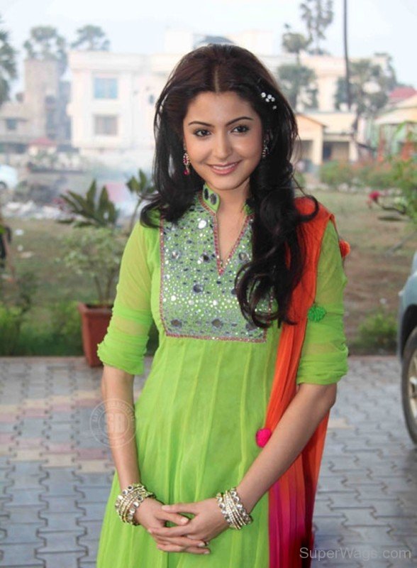 Anushka Sharma In  Green Suit-SW114