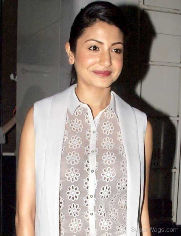 Anushka Sharma Smiling