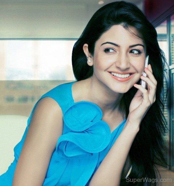 Anushka Sharma Stylish Actress-SW1069