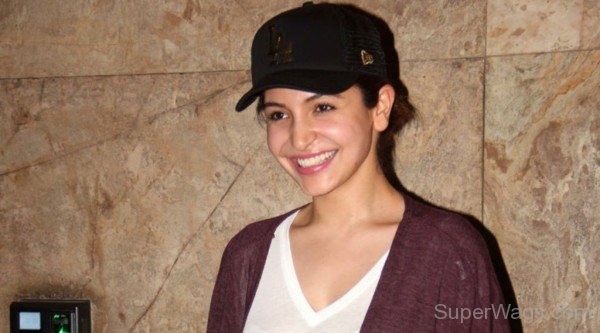 Anushka Sharma Wearing Black Cap-SW1073