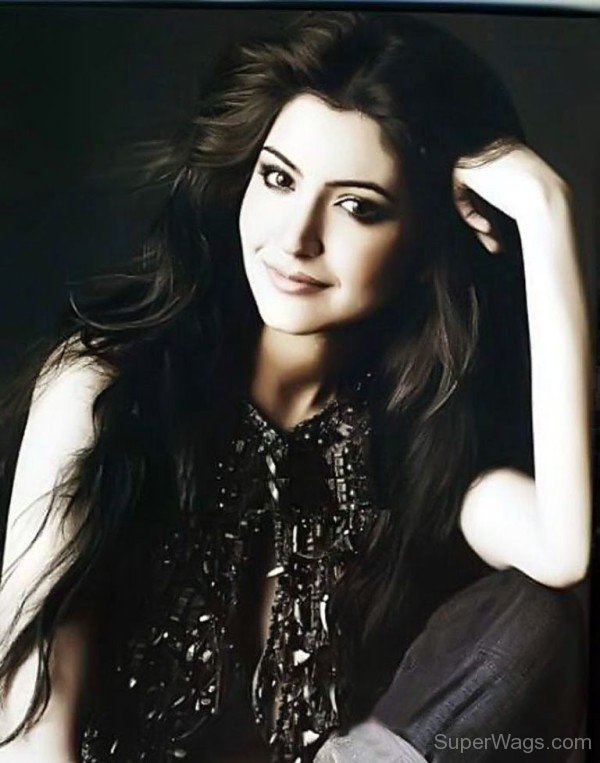 Bollywood Famous Actress Anushka Sharma-SW1083