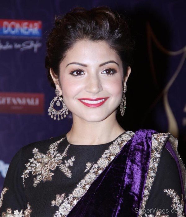 Charming Anushka Sharma-SW1087