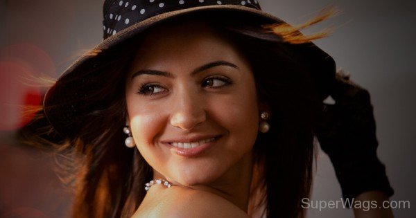 Image Of Anushka Sharma-SW1102